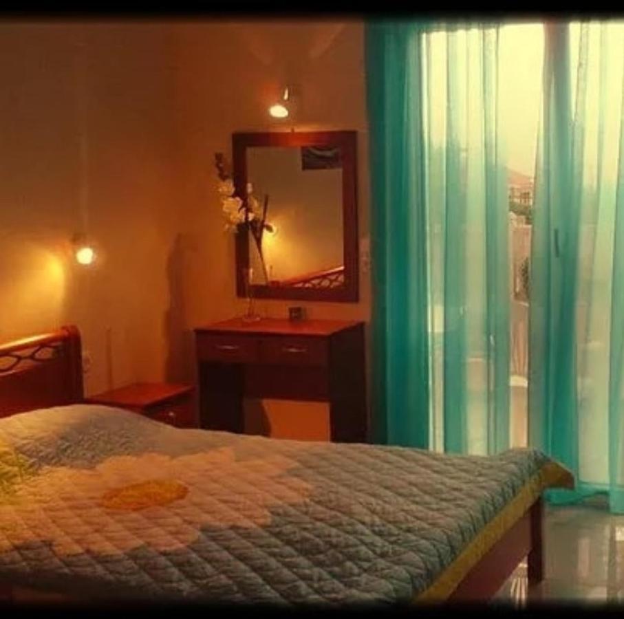 Апартаменты Golden Sun Ровиес Экстерьер фото